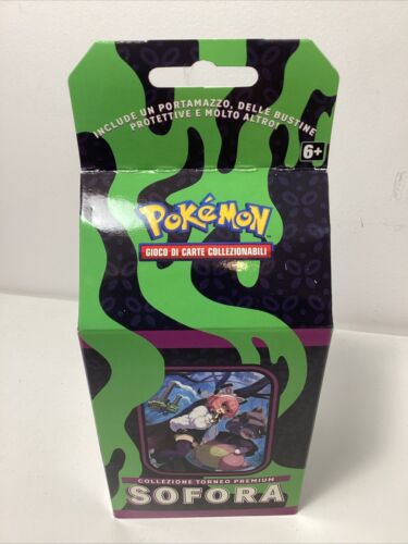 Box Collezione Premium Torneo Pokémon di Sofora con carta promozionale full-art, porta mazzo, bustine d'espansione e accessori