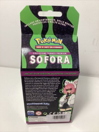 Box Collezione Premium Torneo Pokémon di Sofora con carta promozionale full-art, porta mazzo, bustine d'espansione e accessori
