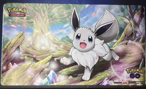Tappetino Playmat Pokémon GO con illustrazione di Eevee Lucente
